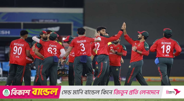 বাংলাদেশকে ১৩৬ রানের টার্গেট দিয়েছে পাকিস্তান